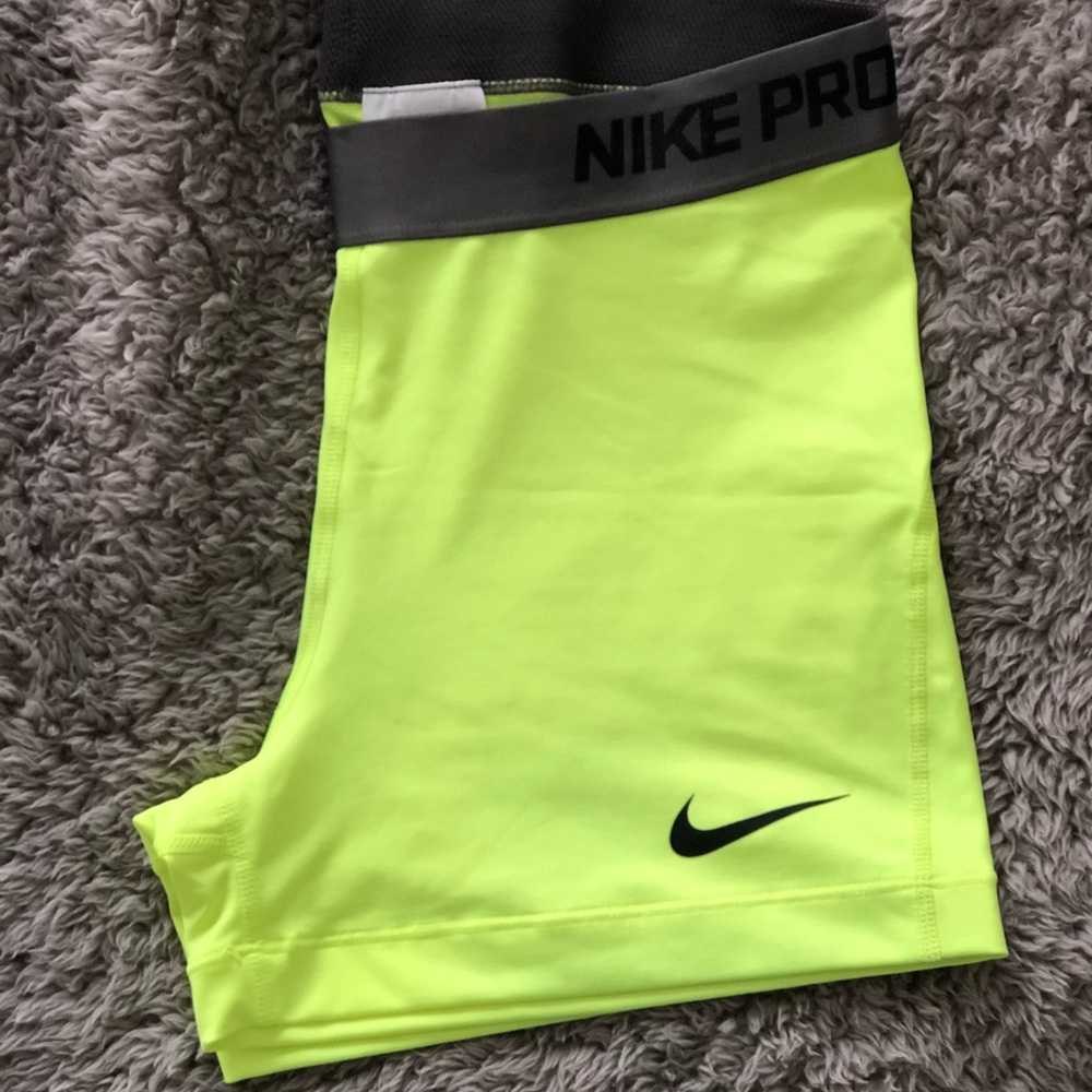 NIKE PRO SHORTS